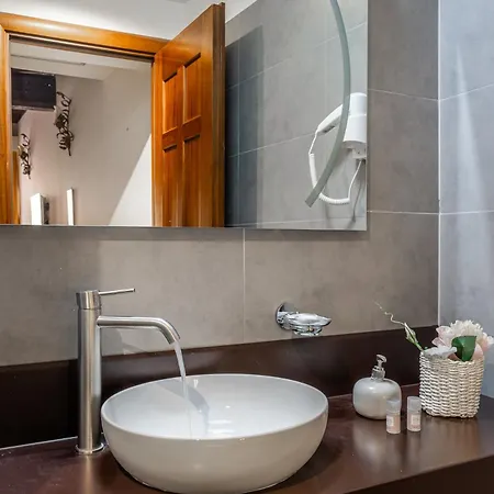 Pensjonat Iflat Antonella House Trevi Terrace Hideaway