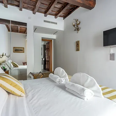 Iflat Antonella House Trevi Terrace Hideaway 4*