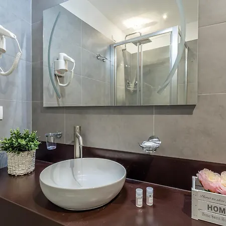 Iflat Antonella House Trevi Terrace Hideaway 4*