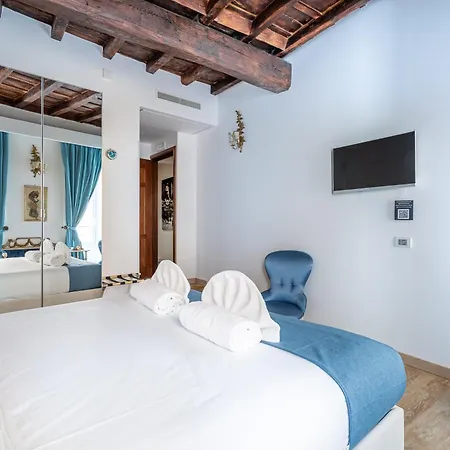 Pensjonat Iflat Antonella House Trevi Terrace Hideaway 4*